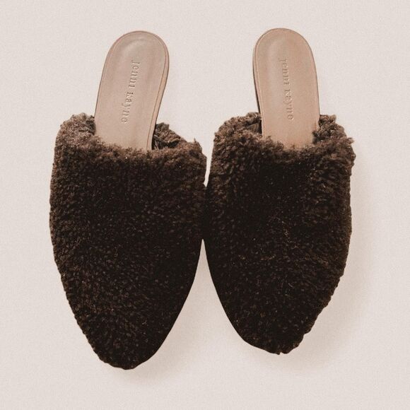 Jenni Kayne Luxe Fuzzy Pointed Shearling Mule Flats Minimalist Quiet Luxury 37/7 - Picture 1 of 7